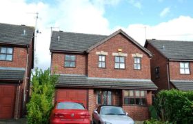 4 bedroom Detached t...